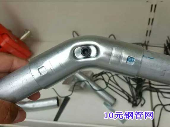 新型弯连管图片